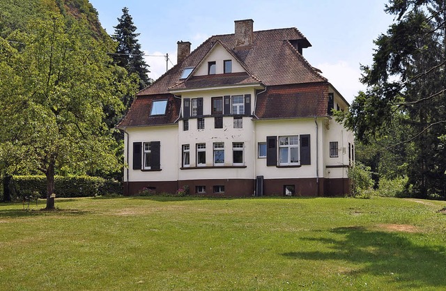 Villa Dornrschen: Wo jetzt nur ein Ha...illa bleibt erhalten und wird saniert.  | Foto: Rainer Ruther