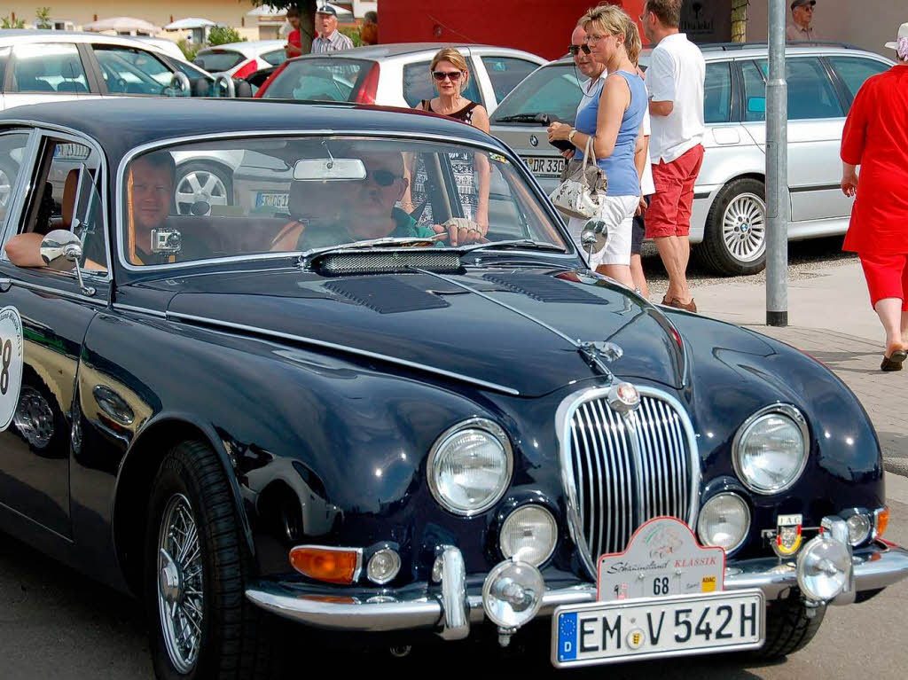 Very british: mit dem Jaguar zum Pausenstopp in Merdingen