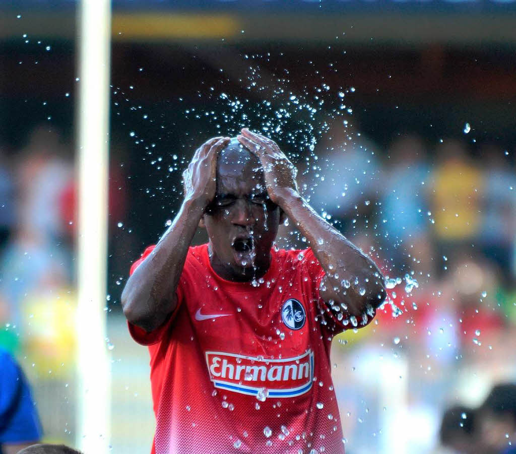 Bei Temperaturen ber 35 Grad tut Erfrischung not. Im Bild: Gelson Fernandes.