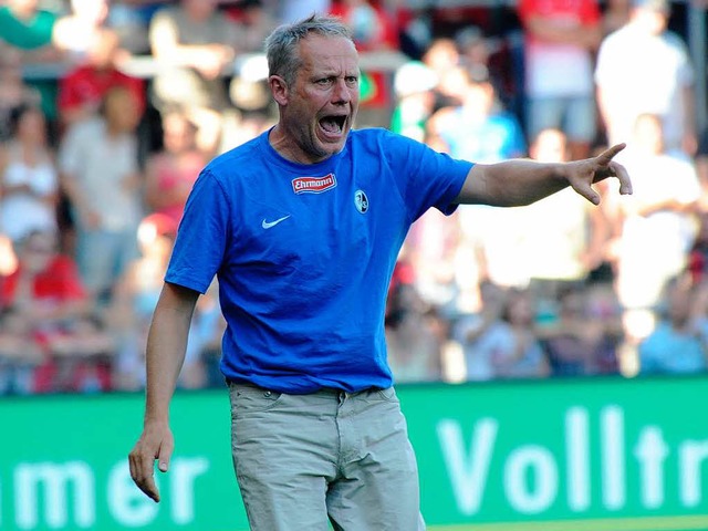 Bei der Saisonerffnung ganz in seinem Element: SC-Trainer Christian Streich.  | Foto: Meinrad Schn