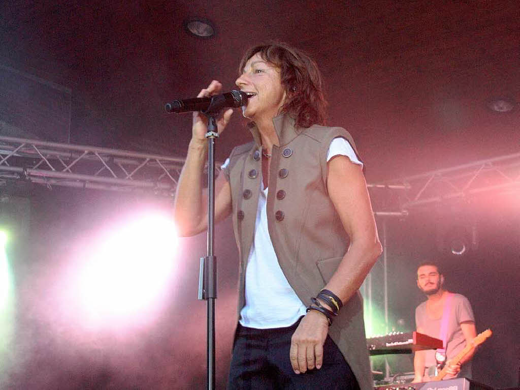 Die italienische Rockrhre Gianna Nannini begeisterte im Kurpark rund 2400 Fans bei ihrem Open-Air-Auftritt.