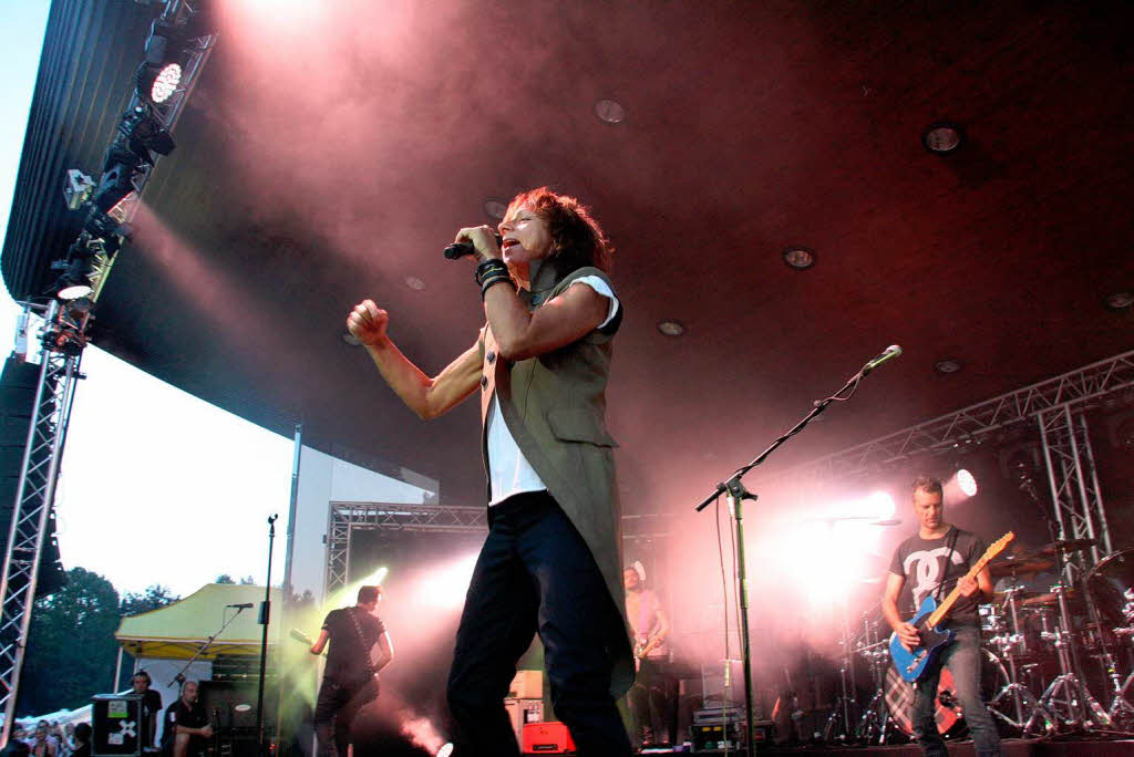 Die italienische Rockrhre Gianna Nannini begeisterte im Kurpark rund 2400 Fans bei ihrem Open-Air-Auftritt.