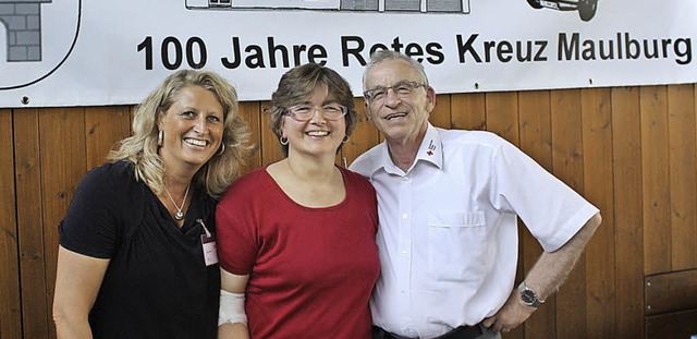 Bettina Schultheiss (Mitte) hat zum 50...burg/Kleines Wiesental gedankt wurde.   | Foto: Privat