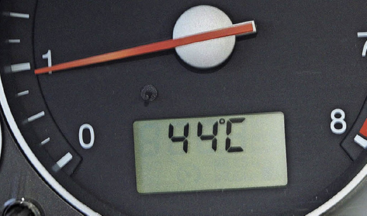 Temperaturanzeige im Auto  | Foto: Bettina Schaller, Bettina Schaller