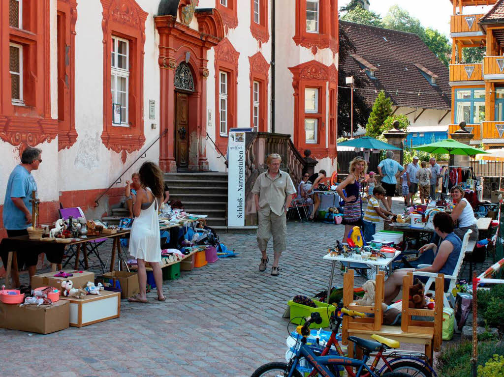 So manches Kinderzimmer wurde fr den Flohmarkt beim Schlossfest entrmpelt.