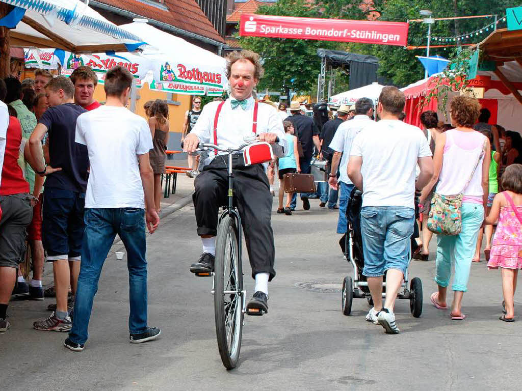 Clown Willi - ein Fahrradknstler, verschmitzter Charmeur und glnzender Unterhalter.