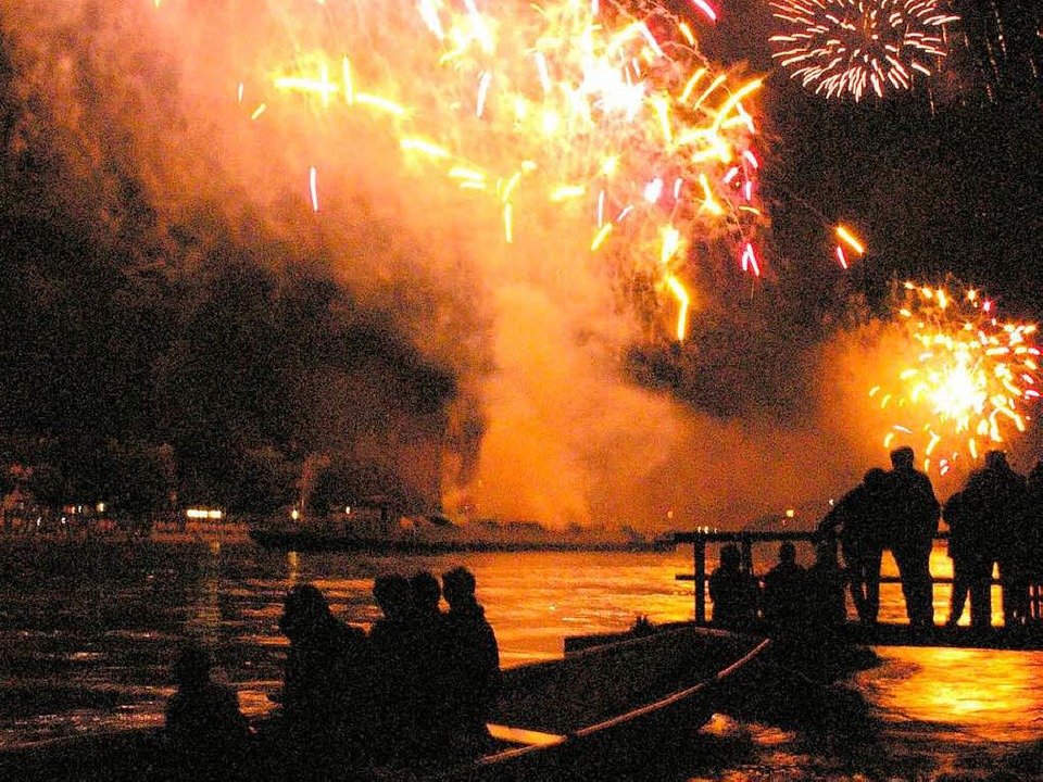 Beim Feuerwerk zur Bundesfeier sieht d...ilweise aus, als ob er brennen würde.   | Foto: Matthieu Hoffstetter