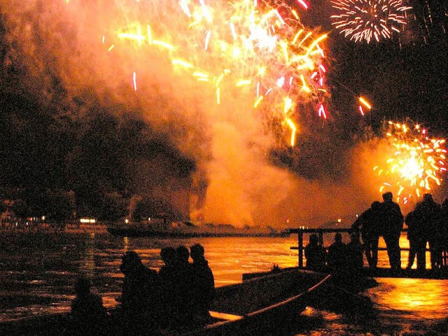 Beim Feuerwerk zur Bundesfeier sieht d...ilweise aus, als ob er brennen wrde.   | Foto: Matthieu Hoffstetter