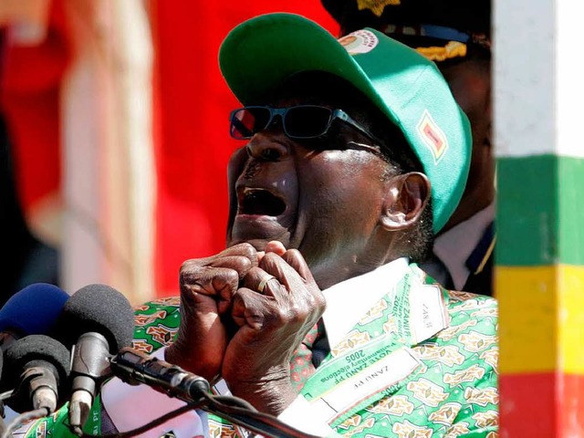 Robert Mugabe bei einer Wahlkampfrede   | Foto: AFP