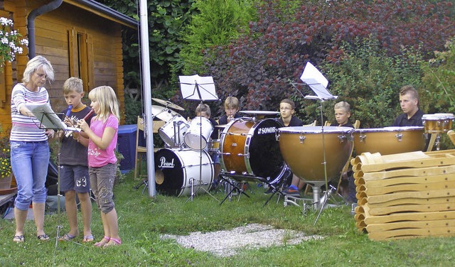 Die Jugend beginnt das Konzert des Musikvereins.   | Foto: Liane Schilling