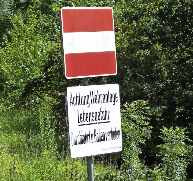 Hier, an der Einmndung des Drainageka... die Verbotszone bis hin zum Stauwehr.  | Foto: Reinhold Utke