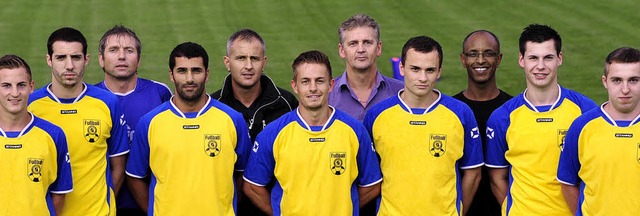 Die Trainer Uwe Krhling (Dritter von ...uel Heck, Carl Bhler und Eric Fiedler  | Foto: Mirko Bhr