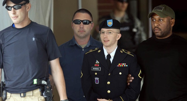 Wikileaks-Informant Bradley Manning wi...m Schuldspruch am Dienstag abgefhrt.   | Foto: AFP