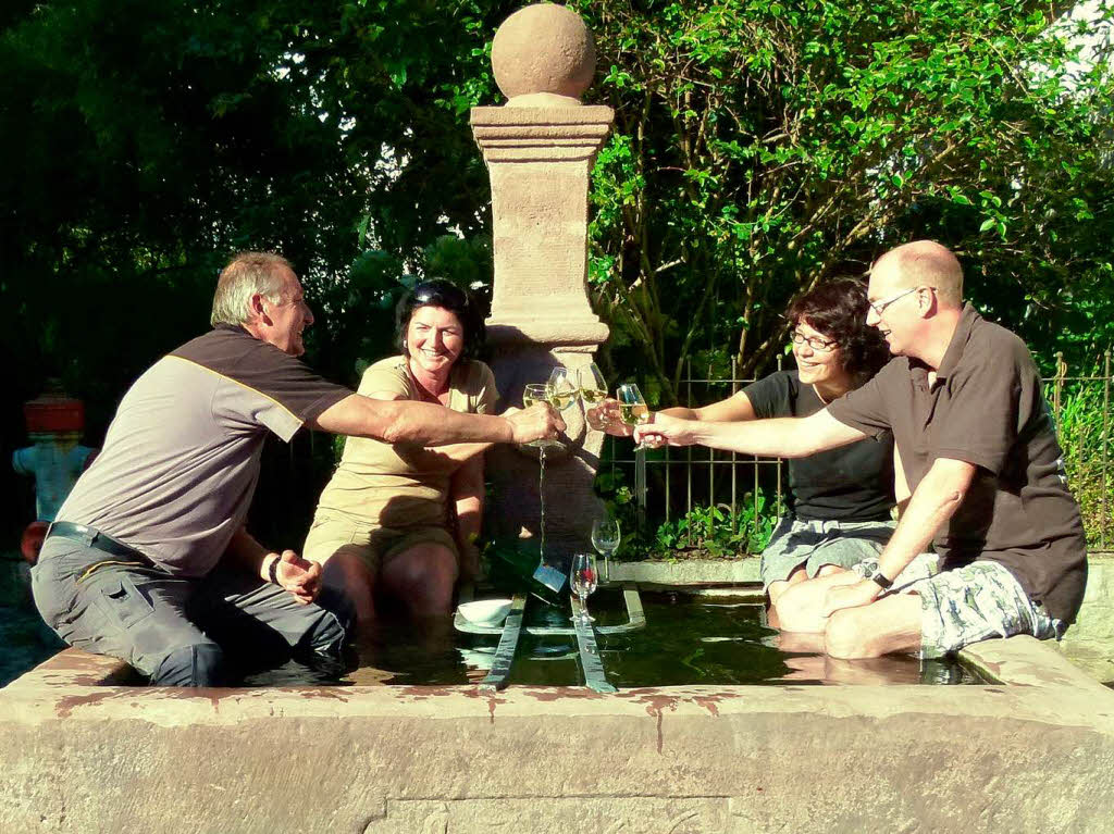 Silke Christoph: "Markgrflers Lebensfreu(n)de" am Brunnen in Binzen.