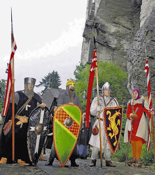 Die Vorhut der Kreuzritter ist schon d...nhalt auf der Burg Lenzburg im Aargau.  | Foto: KANTON AARGAU