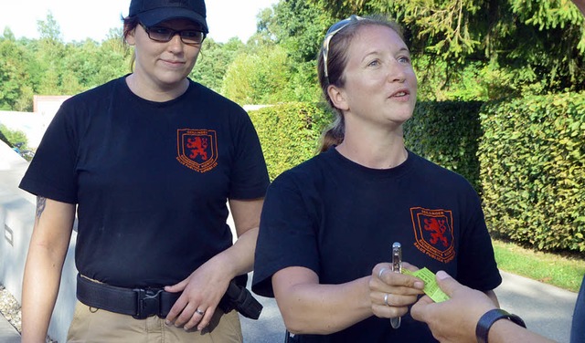 Sandra Engel (rechts) und Sabrina Himm...en die Arbeit, andere das Vergngen.    | Foto: Fillisch