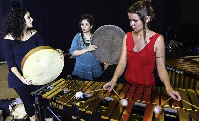 Ayelet Ori Benita aus Israel, Maryam H...eim Tamburi Mundi Festival im  E-Werk.  | Foto: ingo schneider