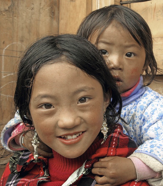 Was ist Glck? Zwei Mdchen in  Bhutan   | Foto: Kinostar
