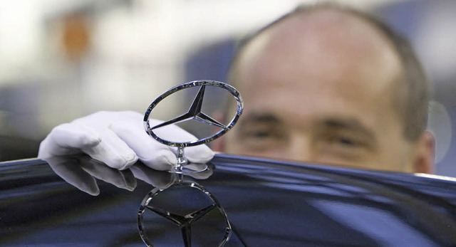 Wer bei Daimler fest angestellt ist, w...chsweise hohen Metalltarifen bezahlt.   | Foto: DAPD