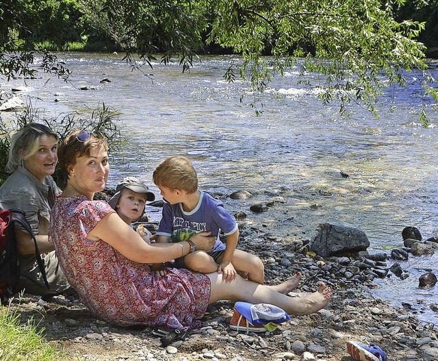 Ein entspannter Badeplatz fr Familien: Die Elz.  | Foto: Lena Trogus