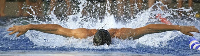 Nicht nur bei der Schwimmnacht (Bild) ...n, um sich  Abkhlung zu verschaffen.   | Foto: Adam/Donner/Faller/ Scherfling/Ringwald