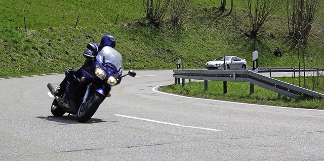 In der kurvenreiche Gebirgsstrecke bei...besonders viele Motorrder unterwegs.   | Foto: Ulrike Jger