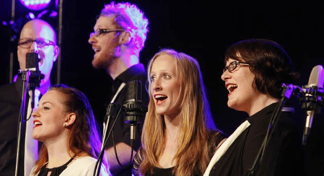 Der Freiburger Jazzchor beim umjubelte...pella-Konzert beim Zeltmusikfestival    | Foto: Grabherr