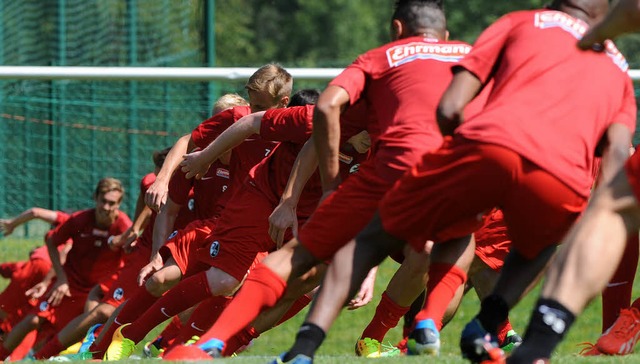 Die Vorbereitung war anstrengend, anst...e Spieler des SC Freiburg auch weiter.  | Foto: Michael heuberger