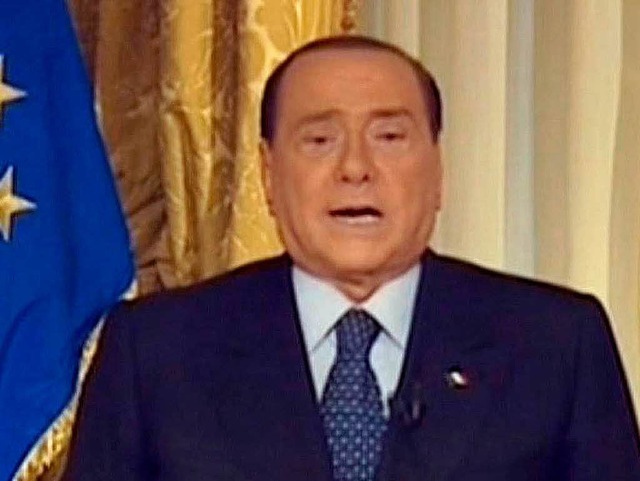 Inszenierte sich wie ein Staatschef: V...rechtskrftig verurteilten Berlusconi   | Foto: dpa