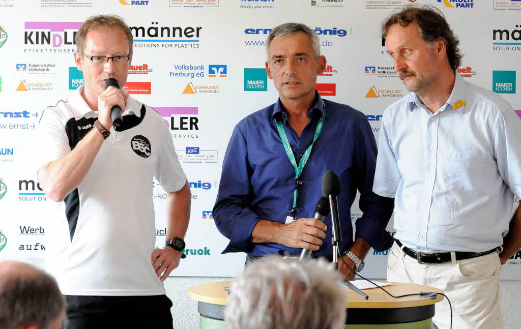 Wer hat denn hier gewonnen? BSC Trainer Alexander Hassenstein (links) bei der von Manfred Schäfer moderierten Pressekonferenz mit VfL-Coach Peter Neururer. Wer hat denn hier gewonnen? BSC Trainer Alexander Hassenstein (links) bei der von Manfred Schäfer moderierten Pressekonferenz mit VfL-Coach Peter Neururer.