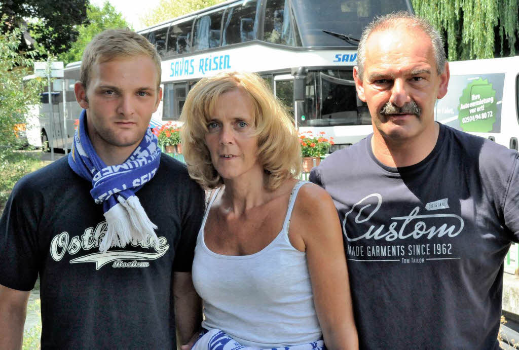 Bei jeder DFB-Pokal-Erstrunde dabei. Nico , Michaela und Stefano Fiori (von links). Bei jeder DFB-Pokal-Erstrunde dabei. Nico , Michaela und Stefano Fiori (von links).