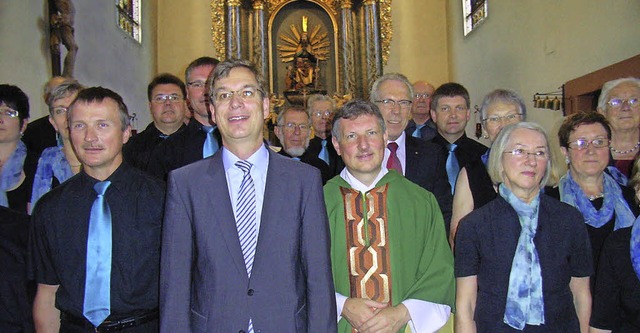 Vertreter der politischen und Kircheng...Scheer und Pfarrer Jens Fehrenbacher.   | Foto:  Hansjrgen Wehrle