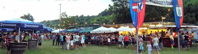 Das Bombacher Weinfest im Forlengrund ...rechung Treffpunkt fr  Jung und Alt.   | Foto: Ute Schler