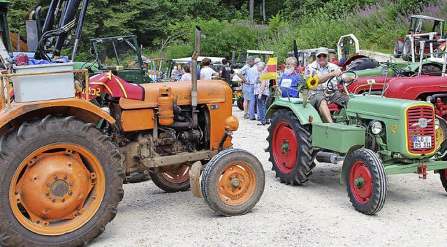 Die Lipple-Passhhe war am Samstag wie...le alte Traktoren waren zu bestaunen.   | Foto: Kanmacher