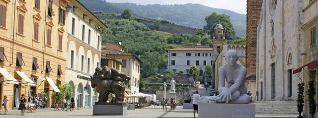 Ein Cappuccino inmitten einer toskanis.... Pietrasanta ldt zum Verweilen ein.   | Foto: Eva-Maria Klassen