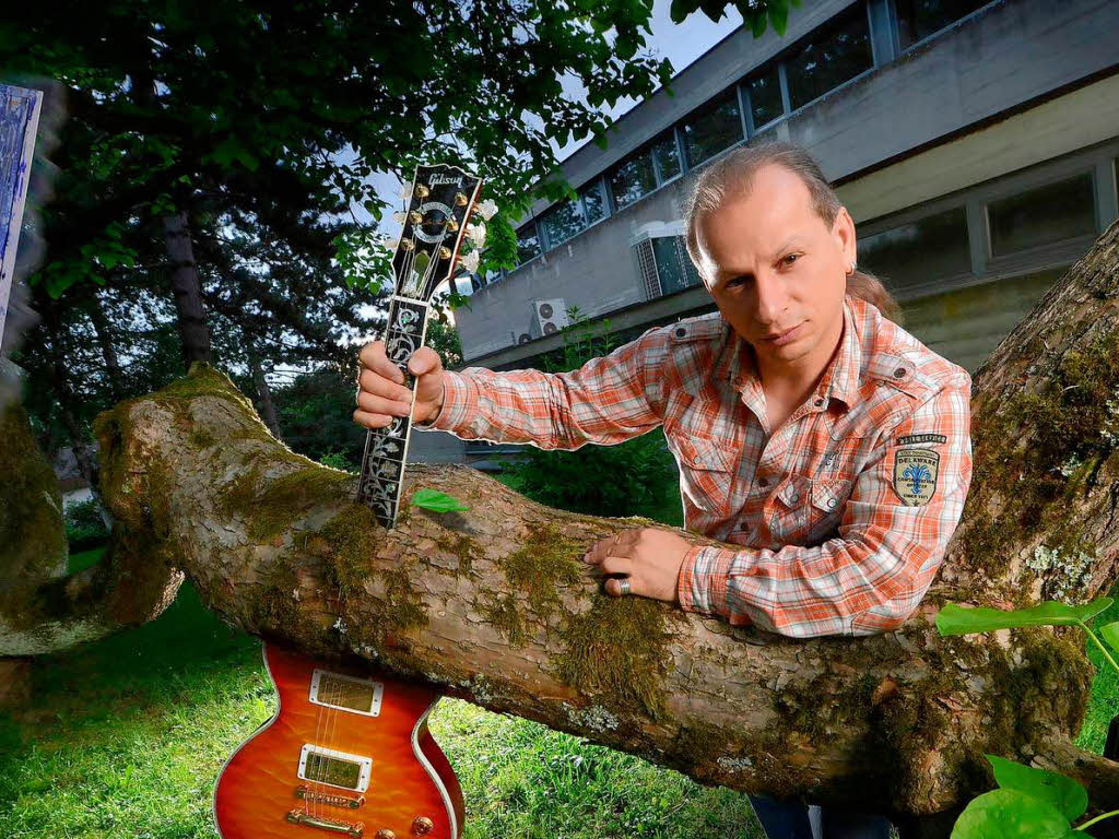 Wartan Wardanian, Lrracher Knstler (Maler und Musiker).