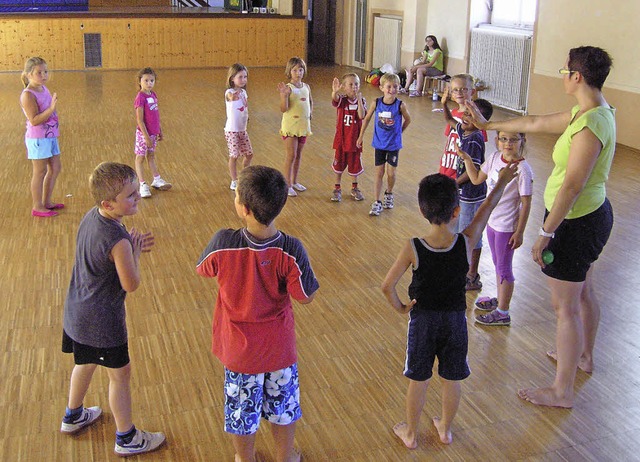 Bei Bewegungs- und Gruppenspielen  mit...schmidt haben die Kinder viel gelernt.  | Foto: Ute Schler
