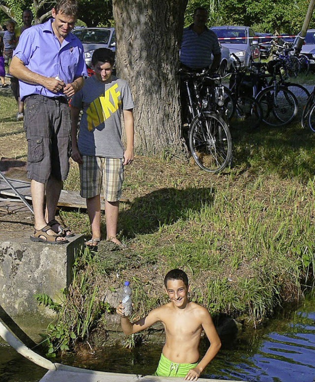 Ein extra Spa im Wasser: die Flaschenpost   | Foto: dieter fink