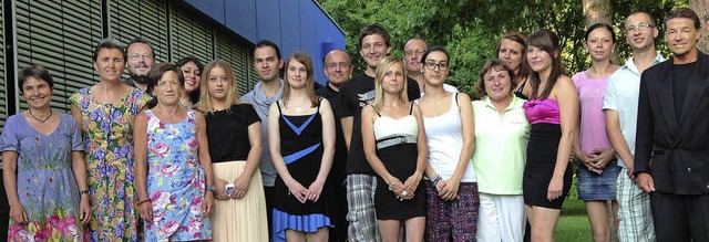 Die  Abschlussklasse mit ihren Lehrern...ika Sattler-Hetzel (zweite von links).  | Foto: Hetzel