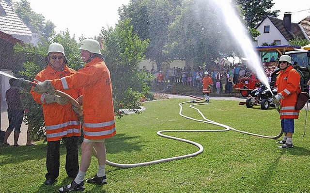 Noch ganz schn spritzig zeigten sich ... Feuerwehr Strittmatt bei ihrer Probe.  | Foto: Alfred Lins