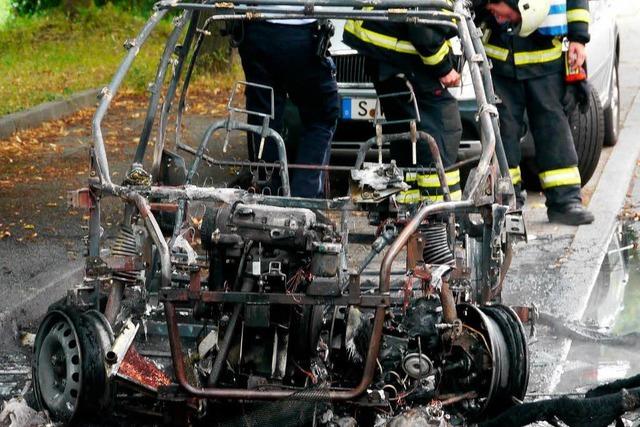 Rauchsäule über Freiburg – Miniauto in Flammen