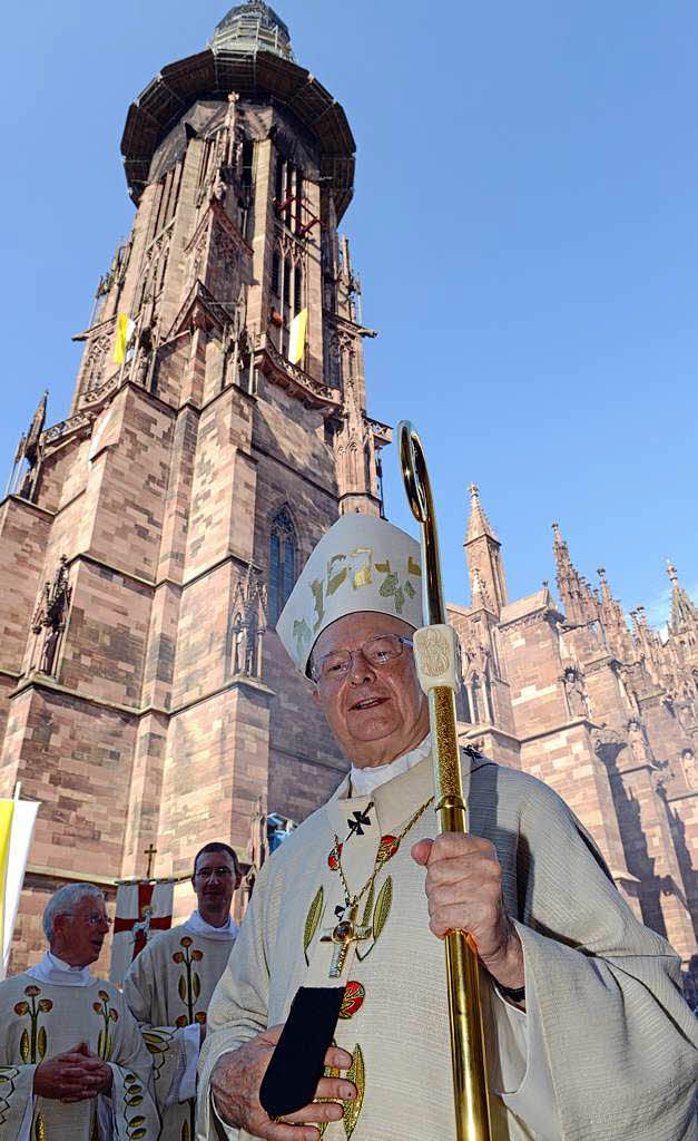 Robert Zollitsch vor dem Mnster