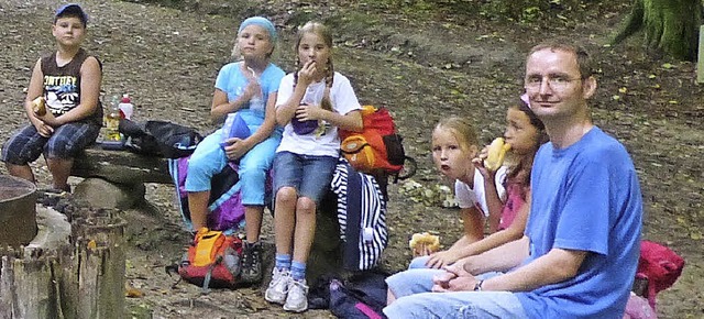 Grillwrstchen warteten auf die Ferien...mit dem Schwarzwaldverein Schopfheim.   | Foto: Privat