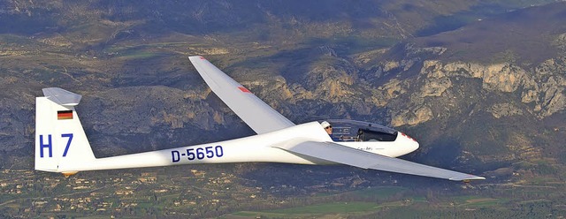 Tolle Ausblicke, eine beeindruckende S...egelflugzeug lsst kaum jemanden kalt.  | Foto: Bernhard Egger