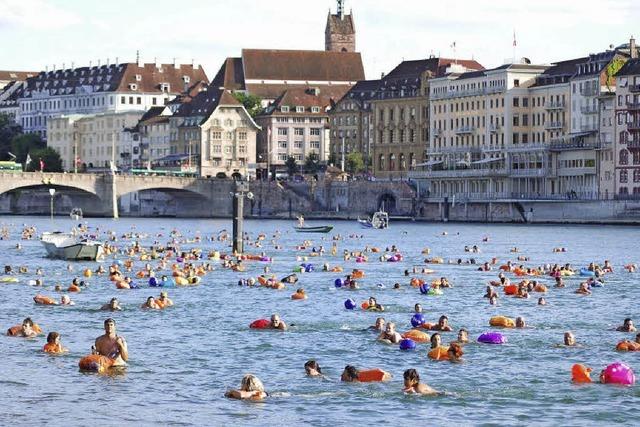 3000 Menschen beteiligten sich am am Basler Rheinschwimmen