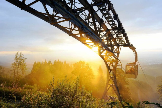 Fr etwa drei Millionen Euro generalb...: die Gondelbahn auf den Schauinsland.  | Foto: Thomas Kunz