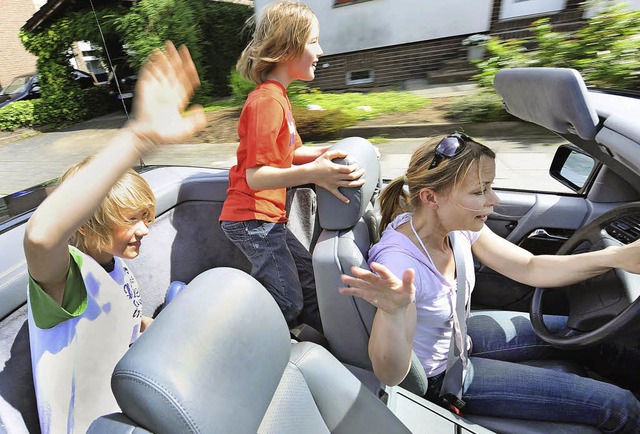 Sommerliche Chaos-Fahrt im Cabrio  | Foto: Firmenmaterial BZ