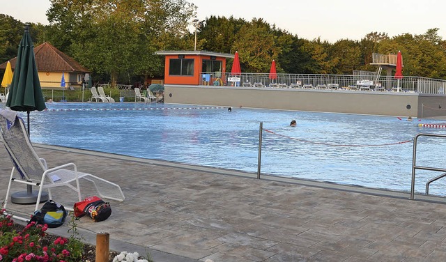 Wer Ruhe und Platz zum Schwimmen sucht, ist frhmorgens im Freibad richtig.   | Foto: Tamara Keller (5)/privat
