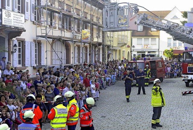 600 Besucher kamen zur Schaubung der ...f den  Markgrfler Platz in Mllheim.   | Foto: Volker Mnch