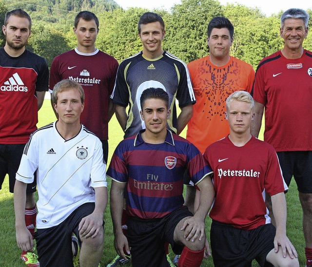 Auf viele junge Spieler im Bezirksliga...chs aus der Vorsaison zu wiederholen.   | Foto: Jrn Kerckhoff